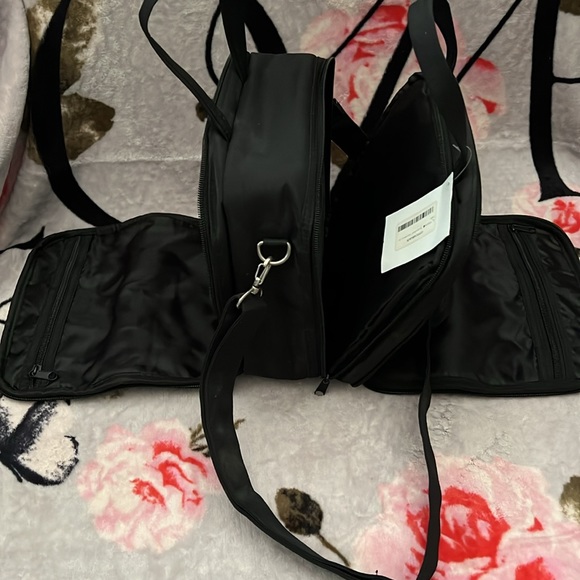 💖💖PRICE DROP💖💖NWT💜DoTERRA Essential Oil Bag by Aroma Ready💜NWT - HOLDS 36 - Picture 9 of 9